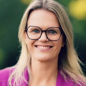 Dr. Isabel Verniers Dr. Isabel Verniers